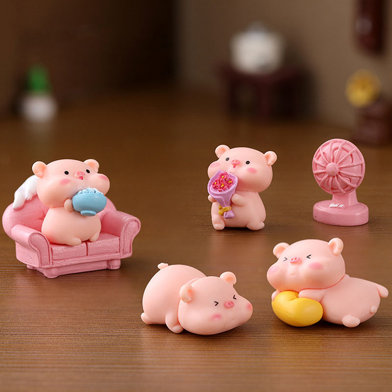 Micro store pig toys