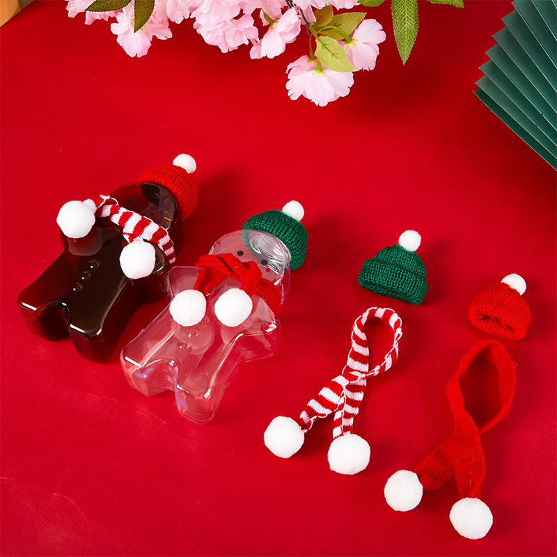 Eyomii 500ML Gingerbread Man Bottle Bear Shape Plastic Drink  Cup,Transparent Milk Juice Bottles ,Christmas Decorations Scarf, Hat